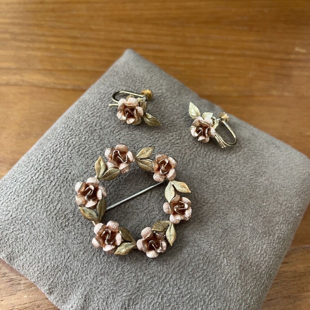 Vintage Krementz 14K Overlay Rose Circle Brooch With Matching Screwback Earrings